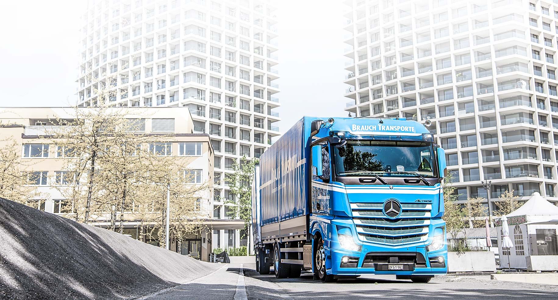 LKW liefert nach Leutschenbach