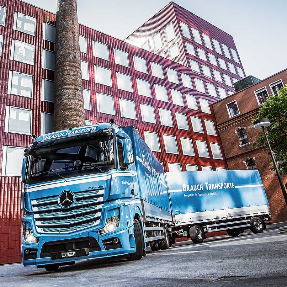 Brauch-LKW vor Löwenbräu Zürich