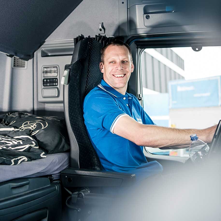 Chauffeur von Brauch in der Fahrerkabine